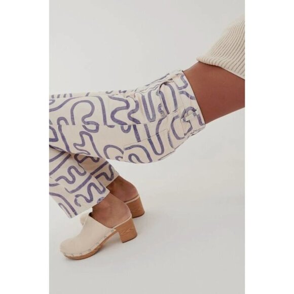 NWOT Zara beige cream & purple swirl graffiti printed straight high waist jeans - Picture 3 of 10